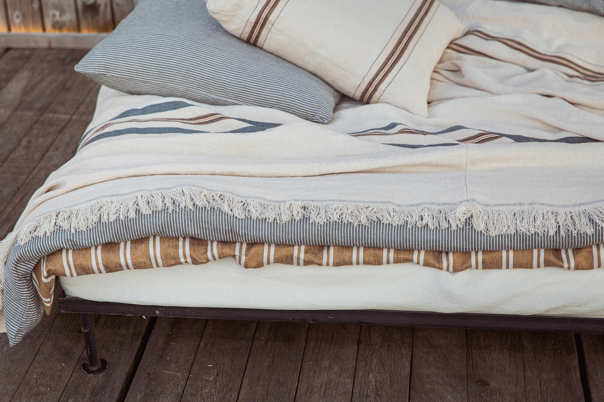 Vourkari: Coverlet