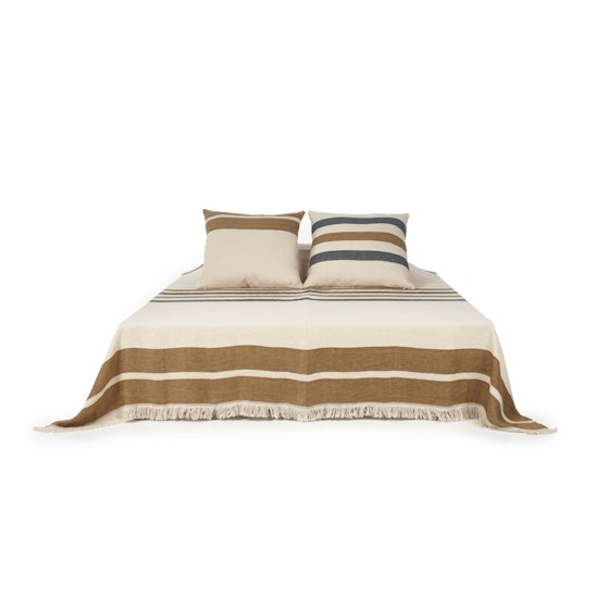 Julian: Coverlet