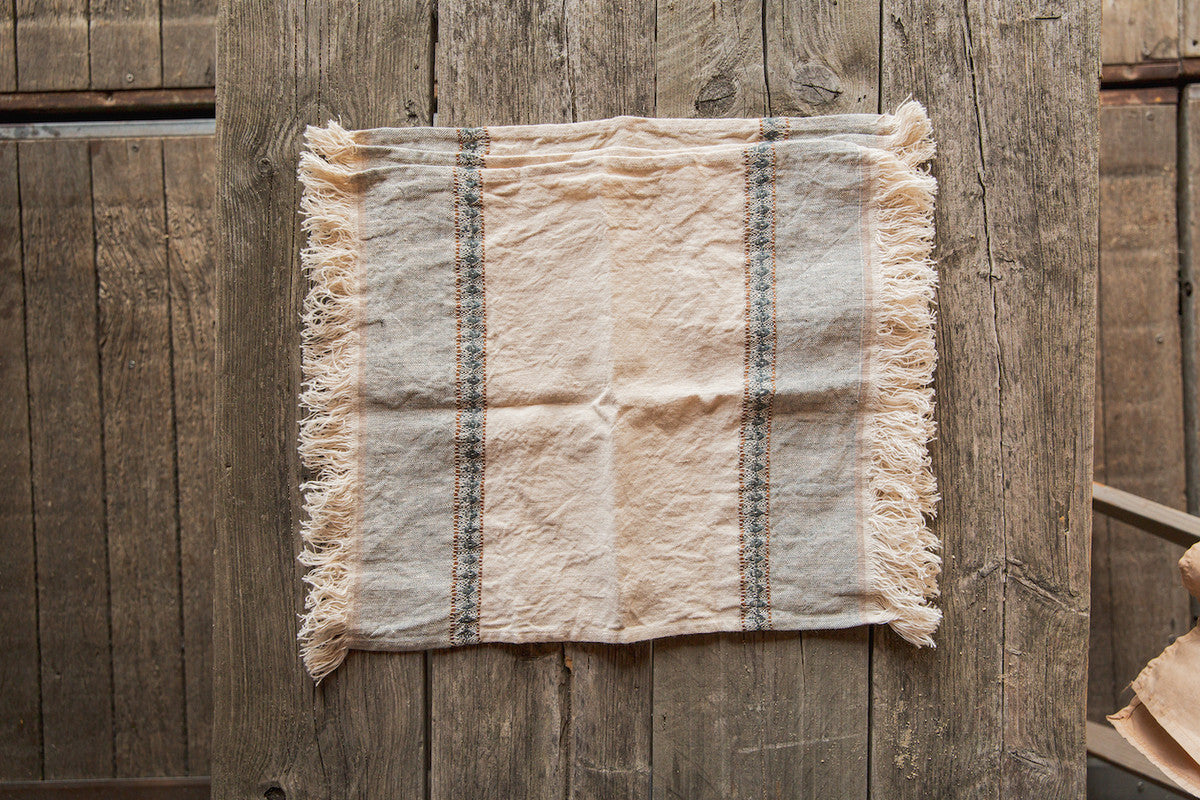 The Belgian Table Throw Loulida: Servet